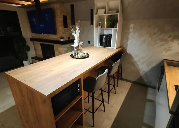 Hill Vista * Sekulic